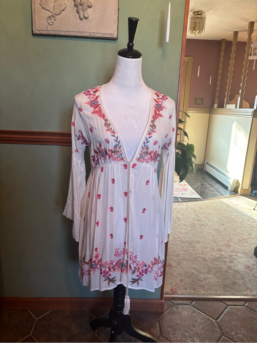 RAGA White Boho Embroidered V-Neck Cover up with Orange Floral sz S